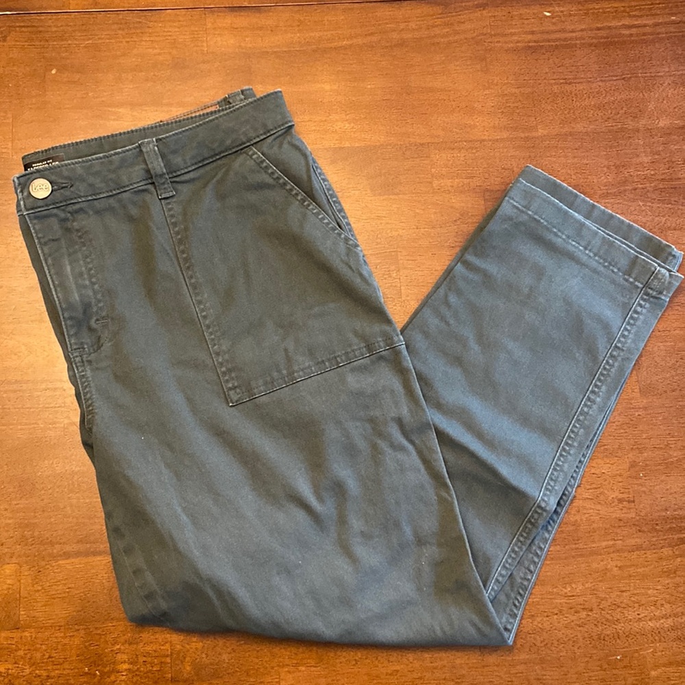 BUNDLE OF TWO: Women’s Lee Legendary Regular Fit Tapered Utility Pant
